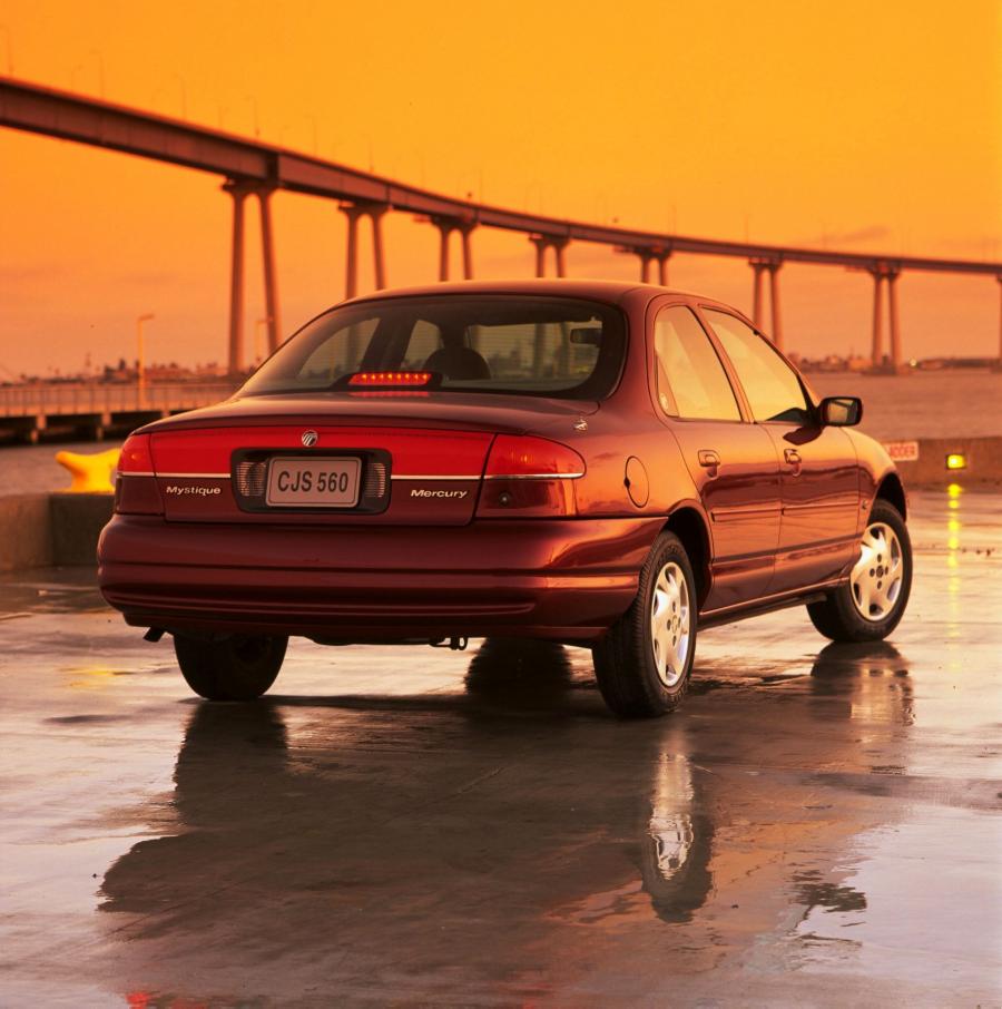  Mercury Mystique 1998 года  (фото 23 из 26)